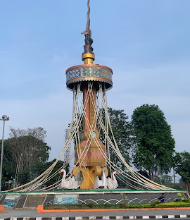 Tugu Keris